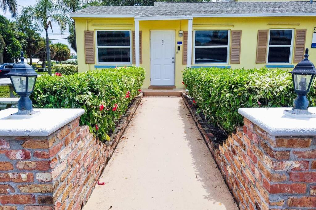 The Beach House At Seascape Steps From The Beach, Marina And Shops! West Palm Beach Exterior foto