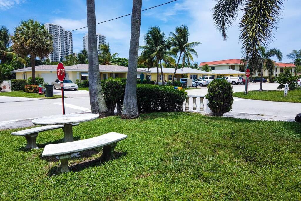 The Beach House At Seascape Steps From The Beach, Marina And Shops! West Palm Beach Exterior foto
